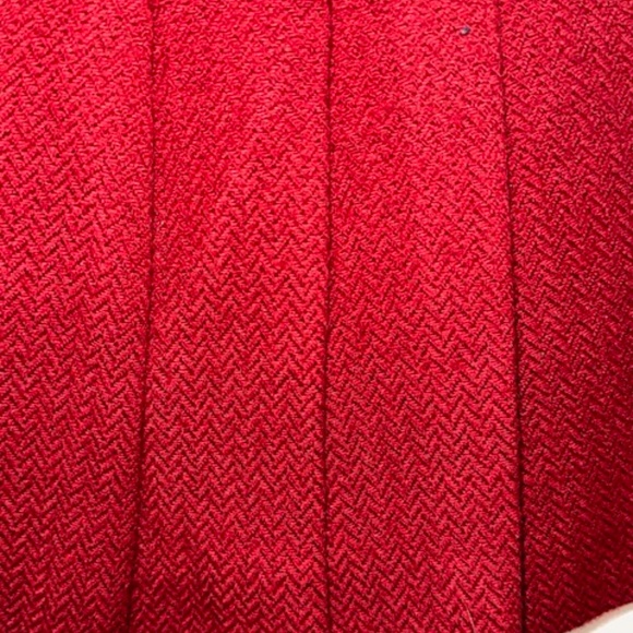 Elegant Tahari Petite Red Wool Suit - 6P - Picture 7 of 7